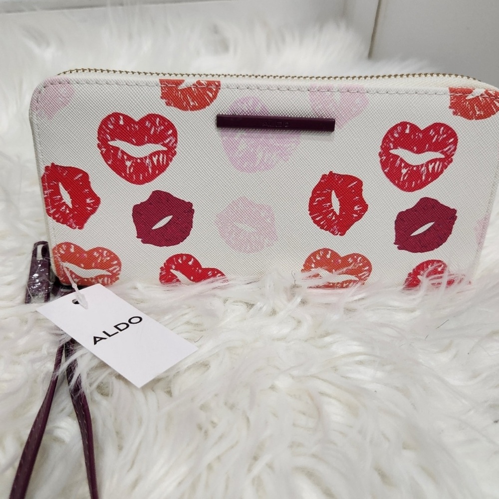 Aldo white red lips zip around long wallet ✨️ NEW
